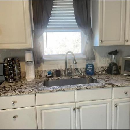 Charming Cottage Historic Falmouth Cape Cod Near Beach And Downtown 2Br 1Bath Deck المظهر الخارجي الصورة