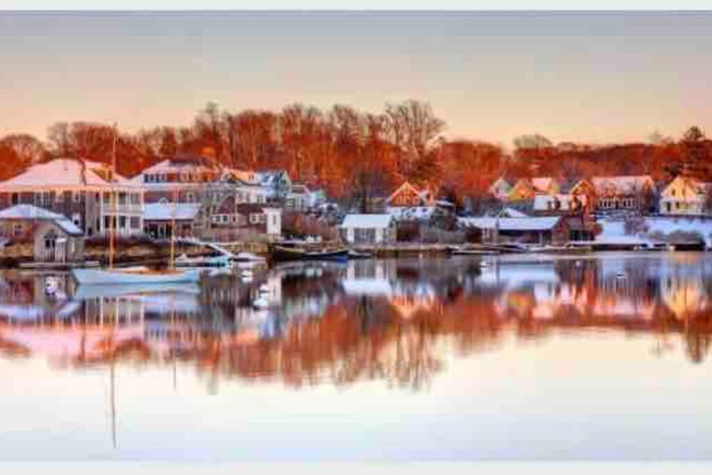 Charming Cottage Historic Falmouth Cape Cod Near Beach And Downtown 2Br 1Bath Deck المظهر الخارجي الصورة
